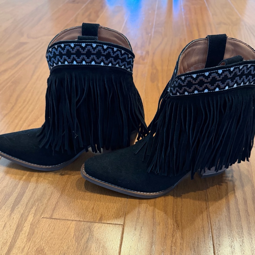 Dingo Black Fringe Ankle Booties